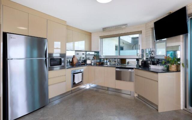 Sandon Point Coastal Abode