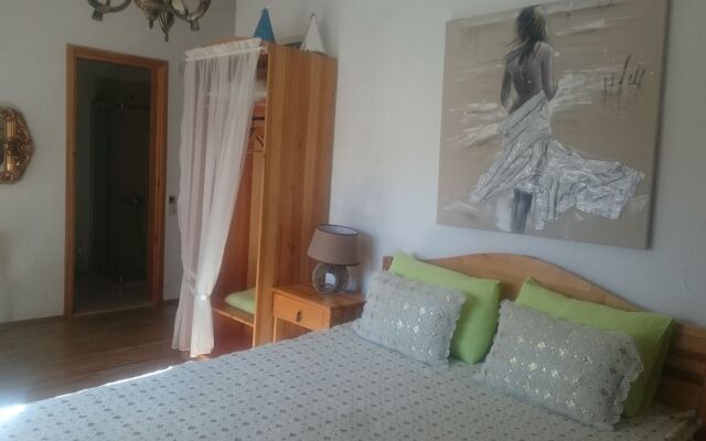 Adres Alacati Otel