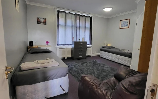 Silver Road Deluxe Retreat in Norwich