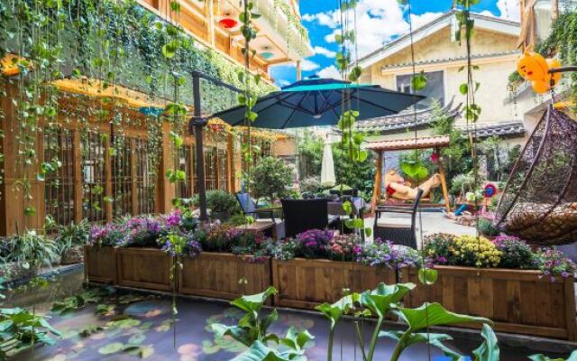 Kunweidi·Zhongshengguan Chinese Studies B&B (Lijiang Old Town Dashuiche Branch)