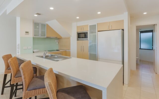 Little Cove Court