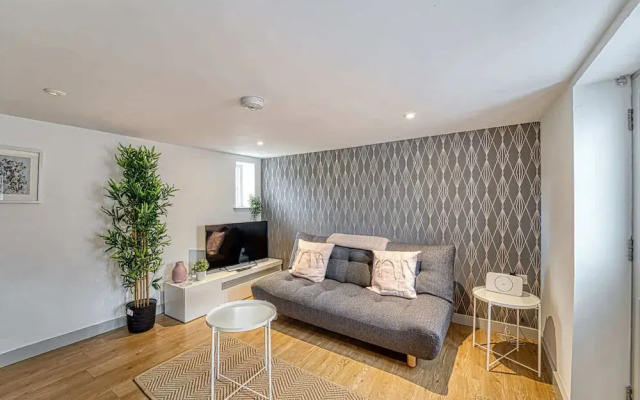 Host Stay Bridgepoint House