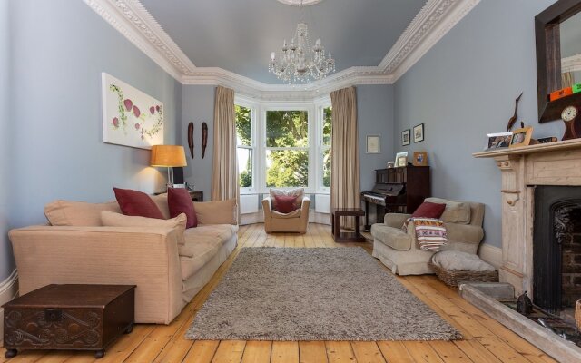 4 Bedroom Home In South London