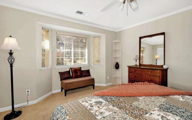 Awesome Views, Game Room, Hot Tub and More!