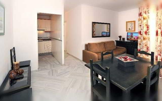 Leo Varios Islantilla