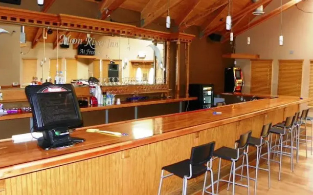 New Moon River Inn