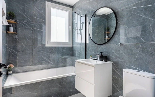 Doria 2-Bedroom Apartment & Balcony in Larnaca