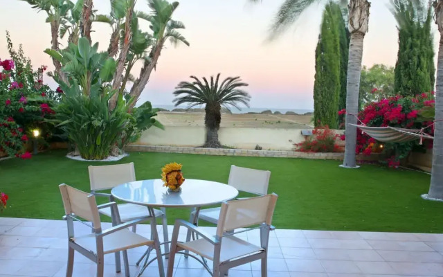Larnaca Chelidonia Seafront Villa