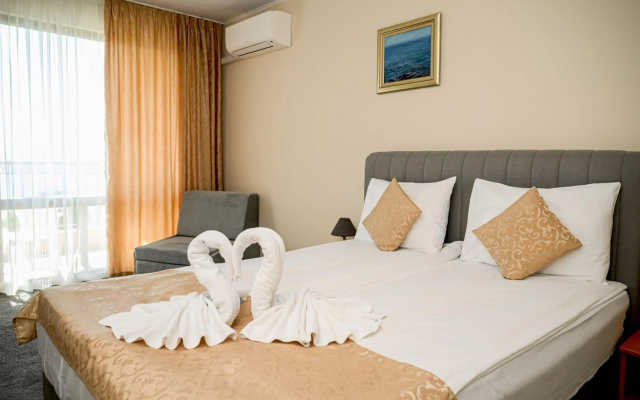 Paradise Hotel