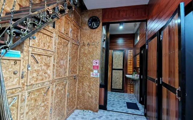 Gardenroom Home Stay and Cafe Suvarnabhumi