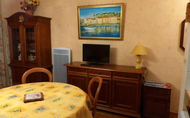 Appartement Le Lavandou, 2 pièces, 4 personnes - FR-1-308-127