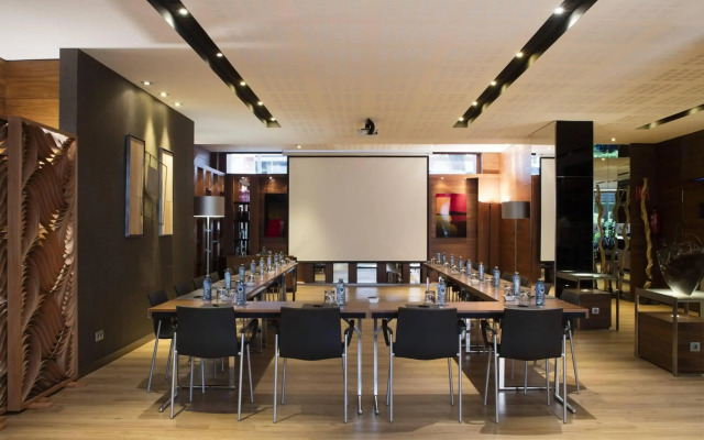 AC Hotel Victoria Suites by Marriott