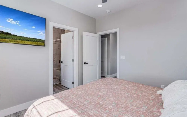 Tranquil Waters 8 Bedroom Home