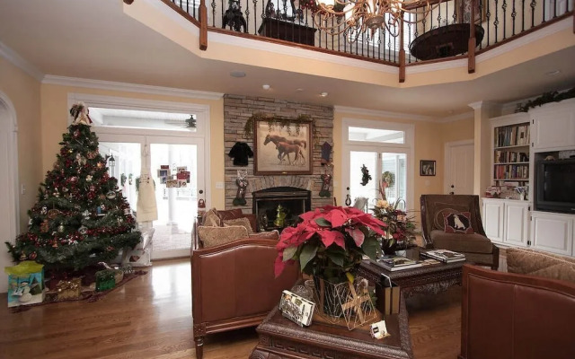 Bluegrass Country Estate