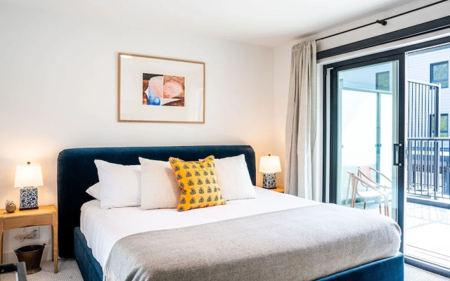 Sea Eagles Landing by Revelstoke Vacations