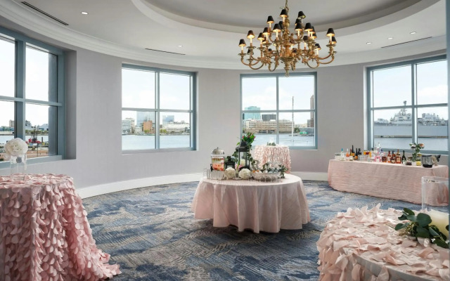 Renaissance Portsmouth-Norfolk Waterfront Hotel