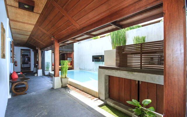 Pao Jin Poon Beach Front Villa