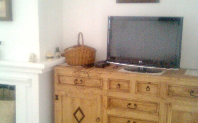 Apartment With In Estepona With Pool Access And Furnished