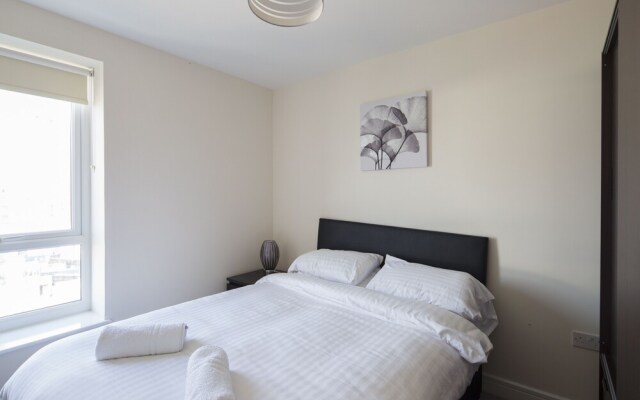 The Pier Apartment 2 With Balcony and Parking