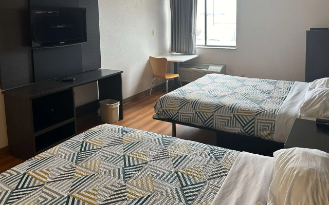 Motel 6 Waterloo, IA