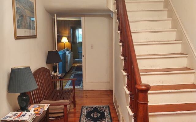 1805 House Bed and Breakfast