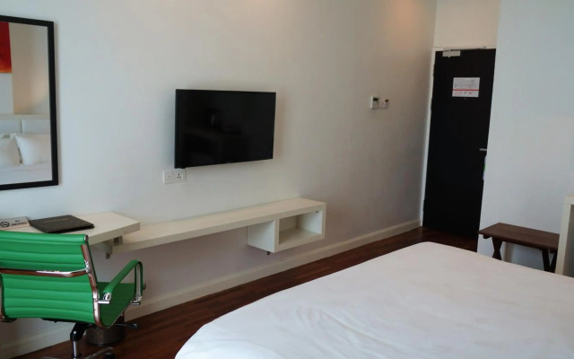 Pine Garden Hotel