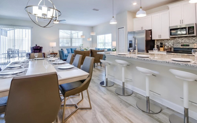 Romeo Circle Villa Storey Lake 1