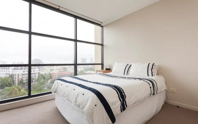 Surry Hills 1 Bedroom Apartment. in Convenient Location