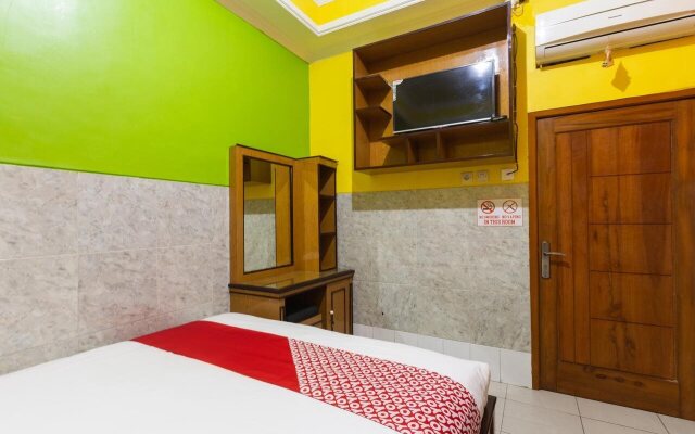 OYO 3727 Homestay Gayatri Sawojajar