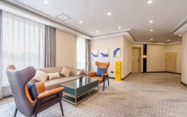 Su Shi Light Luxury Hotel (Shanghai Wujiaochang Fudan University Branch)