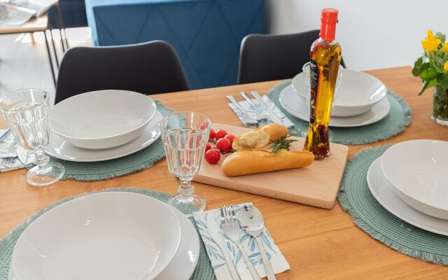 Ostoya Pucka Apartment by Renters