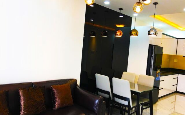 Gold Bee Apartment - Saigon Royal