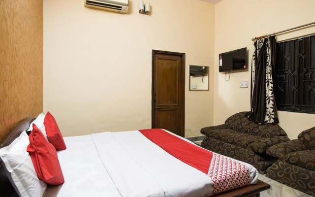 OYO 42790 Mukund Resort