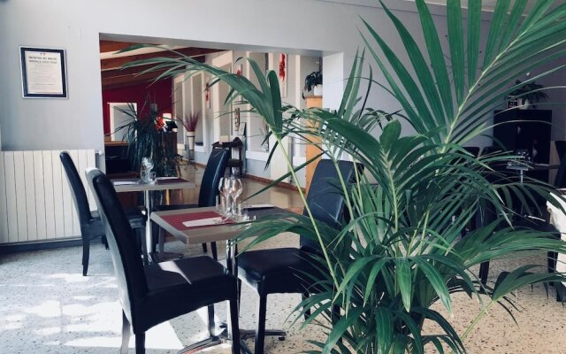 Le Clos Des Acacias