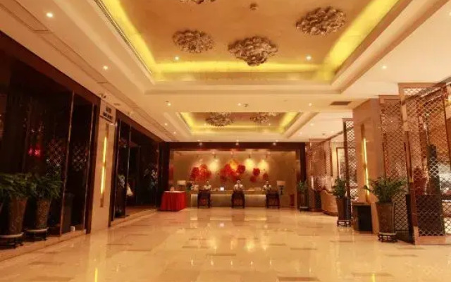 Chongqing Plaza Hotel