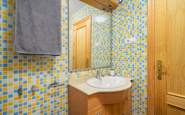 Bright Apartment With Sea View And Terrace Ref 53