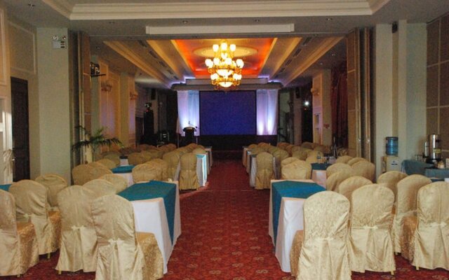 Sarrosa International Hotel and Residential Suites