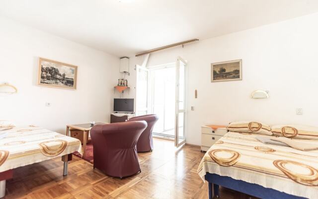 Apartments Kiwi Karin