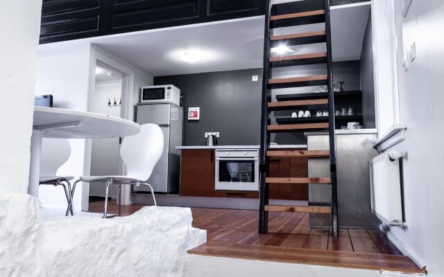 Luna Apartments