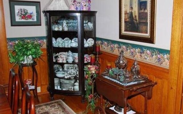 Country Doll House Bed And Breakfast