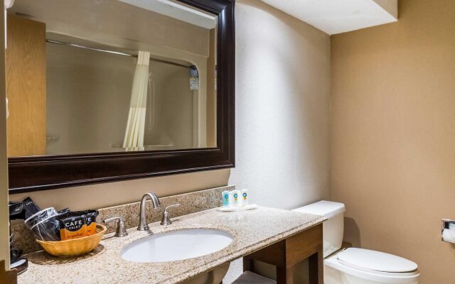 Quaint Inn & Suites