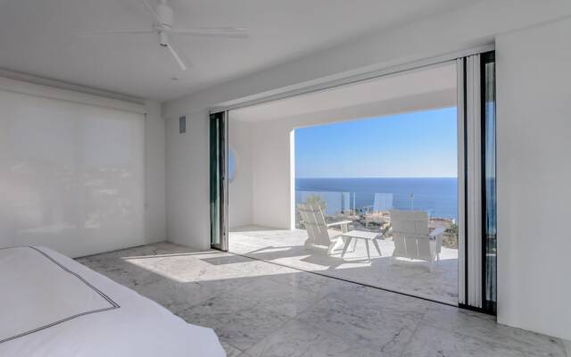 Modern 4 Bedroom Pedregal Villa Reduced Nightly Rate for 4+ Nights at Villa Besame