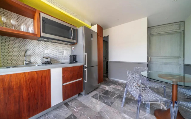 2 Suites, Terrace + Pool - Steps to Indigo Beach!