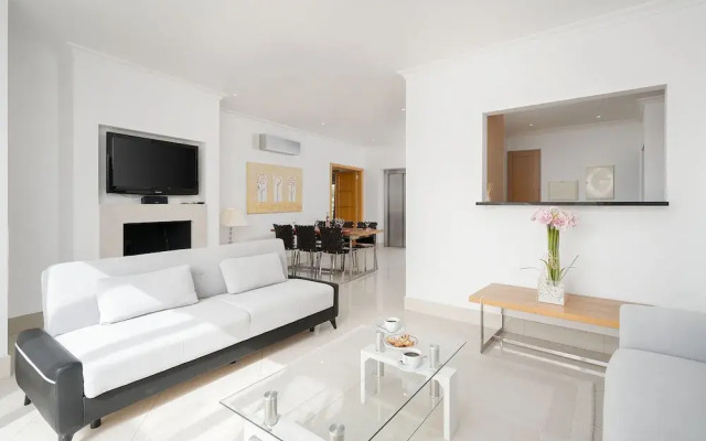 Vilamoura Garden Apartment by Homing