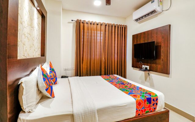 Fabexpress Sri Sai Suites