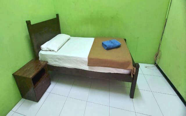 OYO 90937 Tanjak Hotel