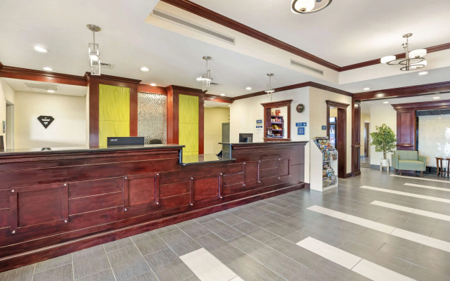 Best Western Plus Pratt