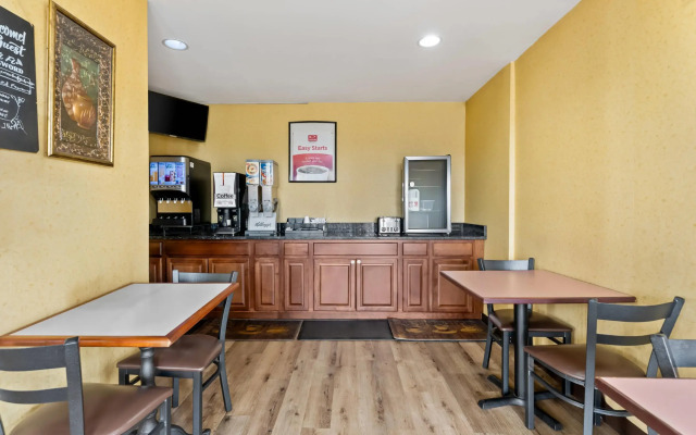 Econo Lodge Fredericksburg near I-95