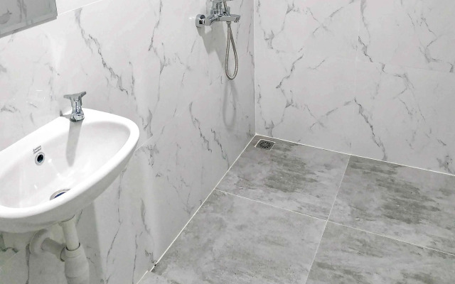 RedDoorz near Pasar Atom Mall