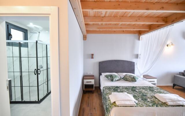 Red Moon Suites